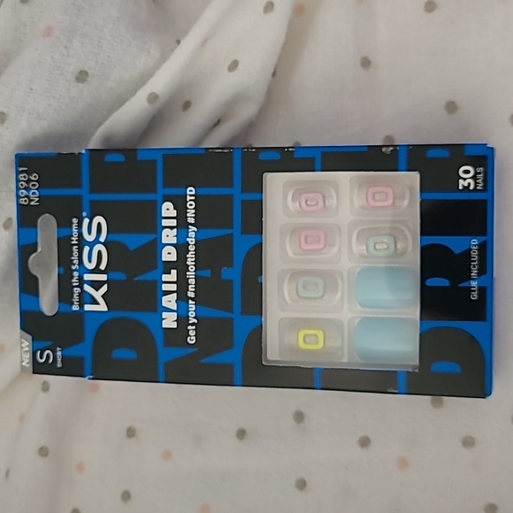 Kiss | Makeup | Kiss Nail Drip Short Glue On Nails Nib | Poshmark